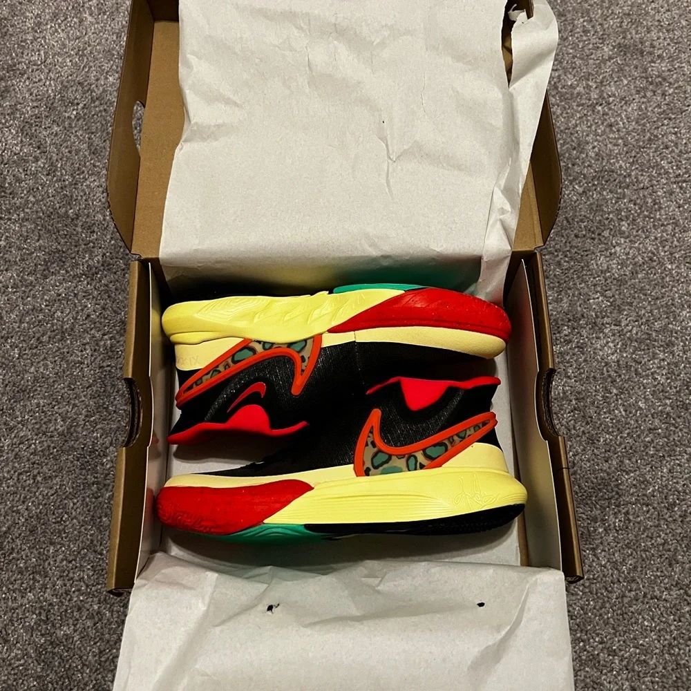 Nike Kyrie 8 Go (PS) Black Lemon Chiffon Size 2Y